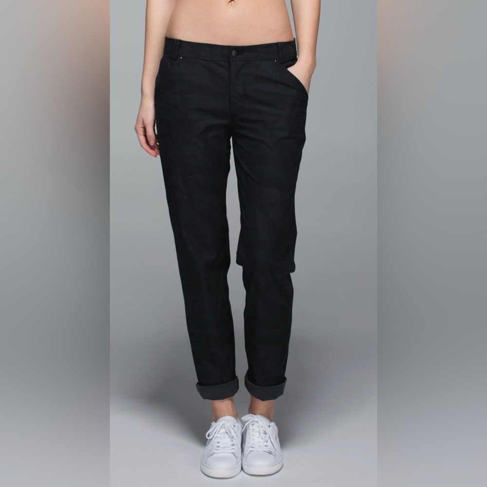 Lululemon vintage ALL BLACK boyfriend day trip warpstreme pants in size 6